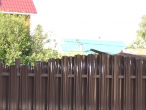 Забор из евроштакетника на ленточном фундаменте 10 метров фото в Столбовой
